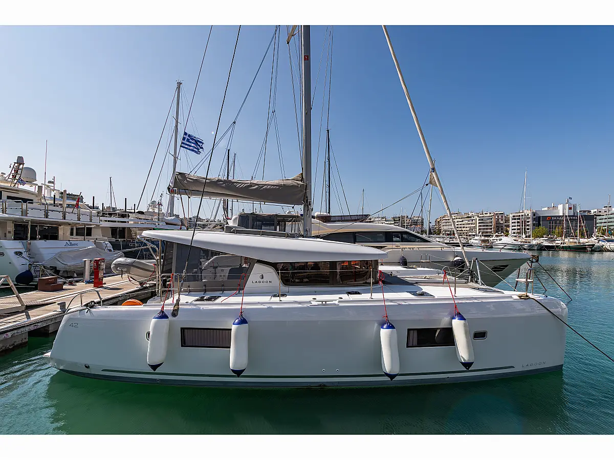Lagoon 42