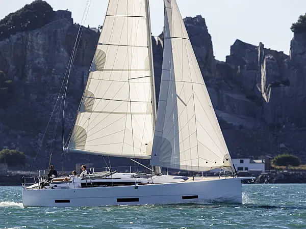 Dufour 390